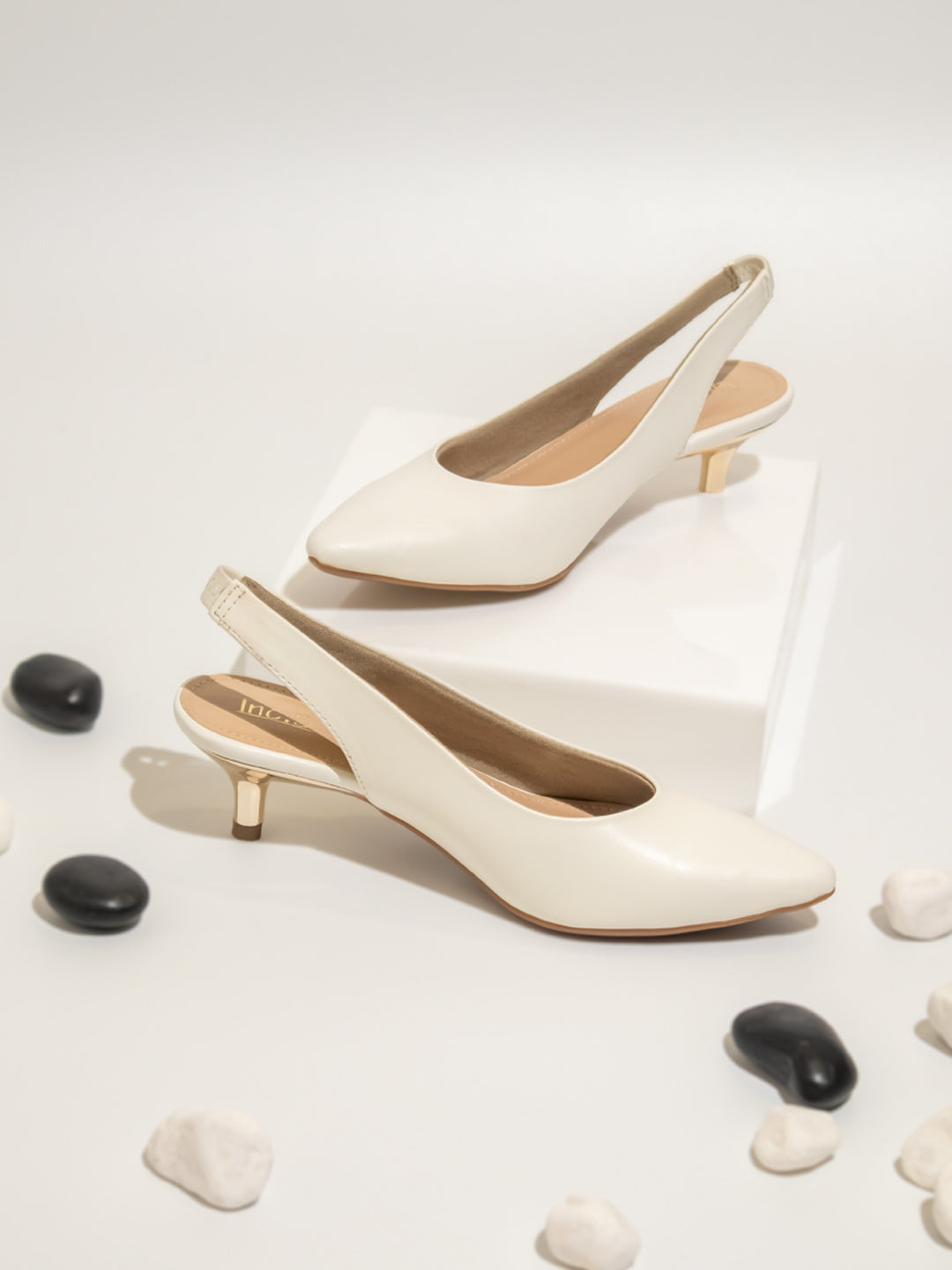 Minimalist Women White Solid Kitten Heeled Mules