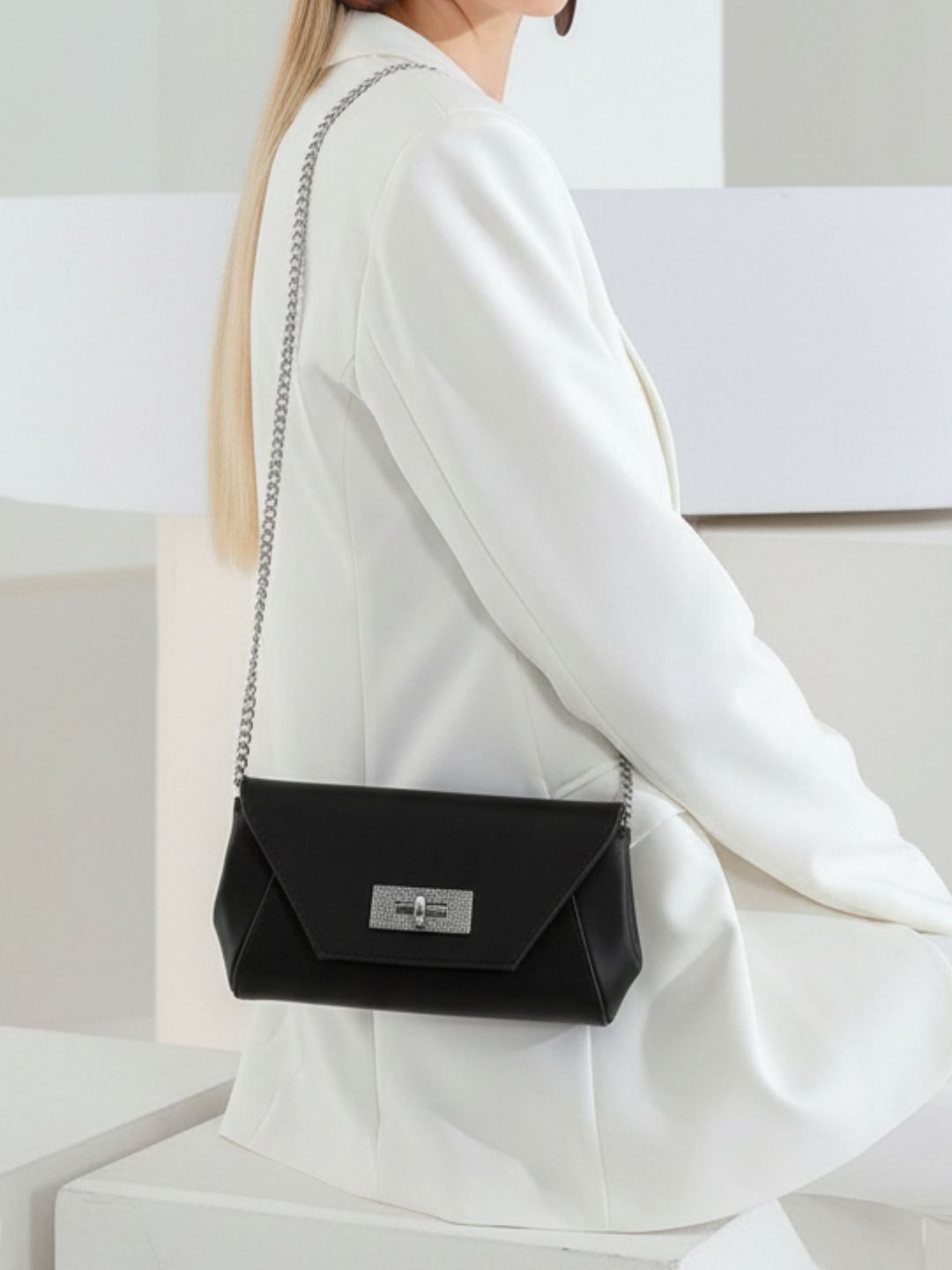 Minimalist Women Black Solid Sling Bag With Twist Lock For Party