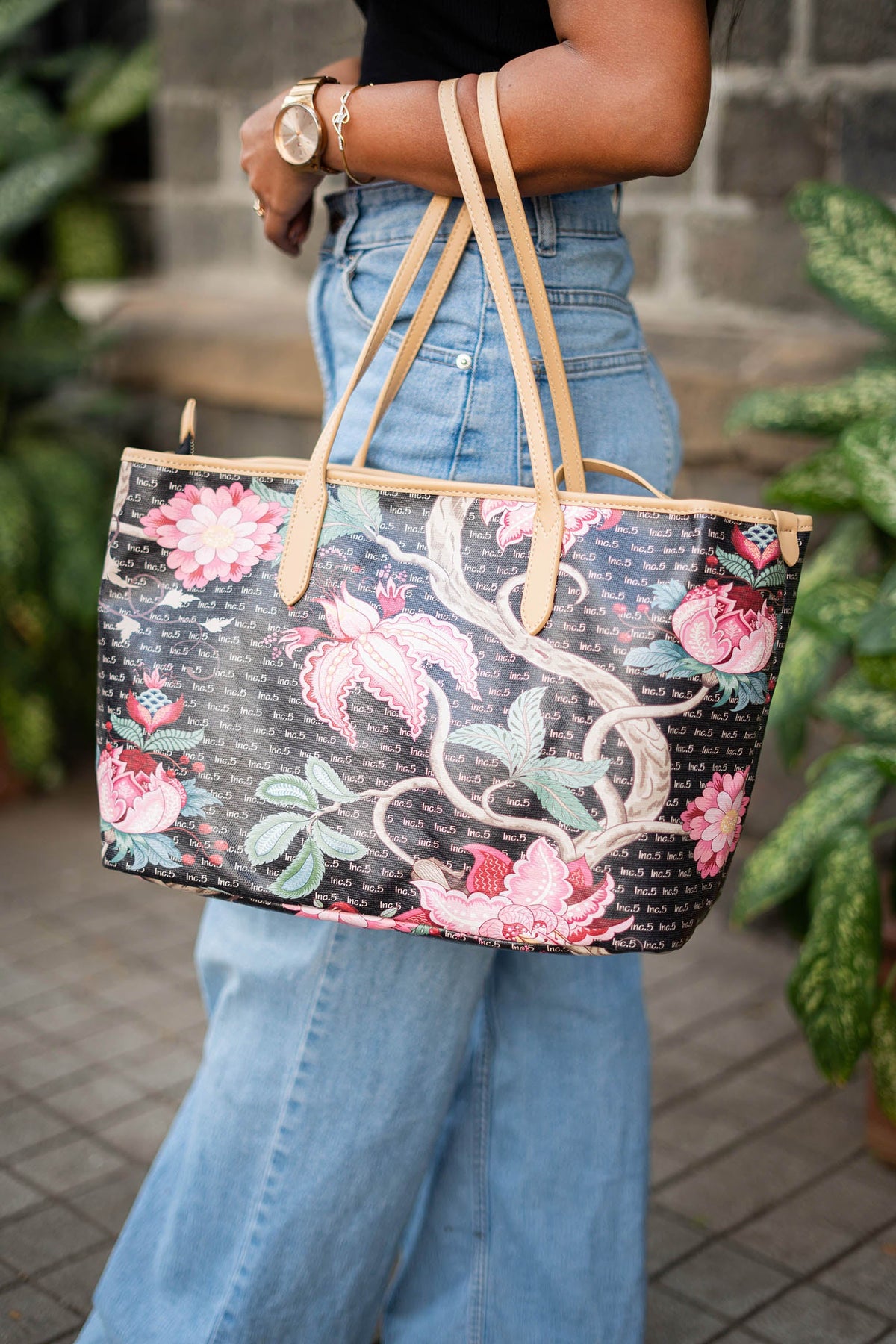 Minimalist Women Black Printed Shoulder Bag