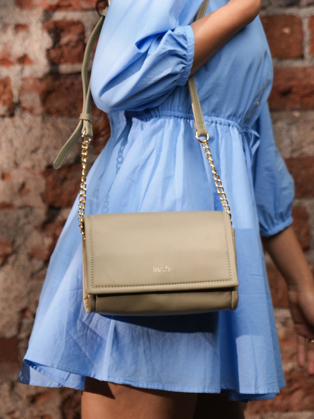 Minimalist Womens Green Casual Solid Sling Bag With Magnet Lock