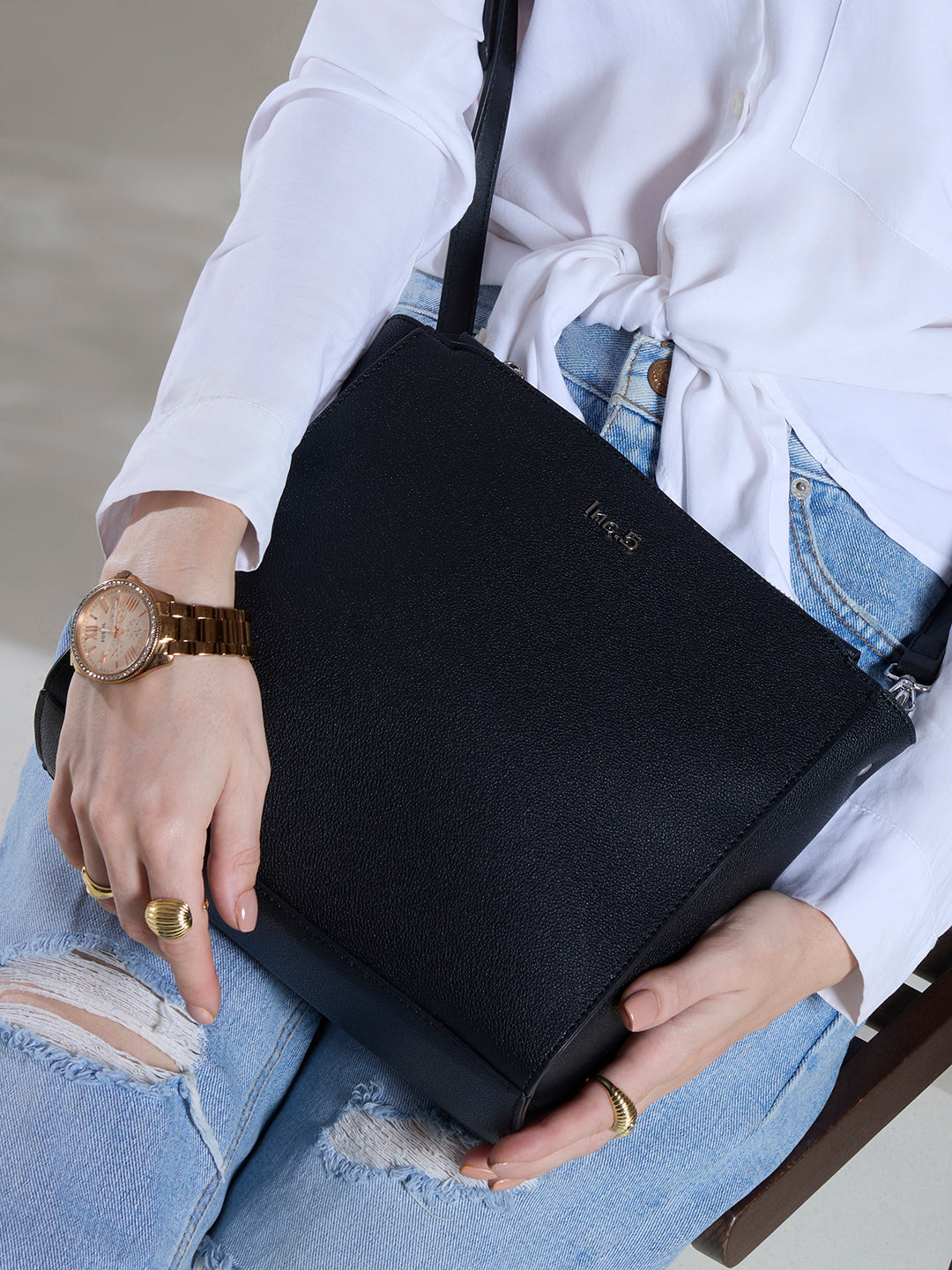 Minimalist Womens Black Shoulder Bag Zip Lock For Party Use