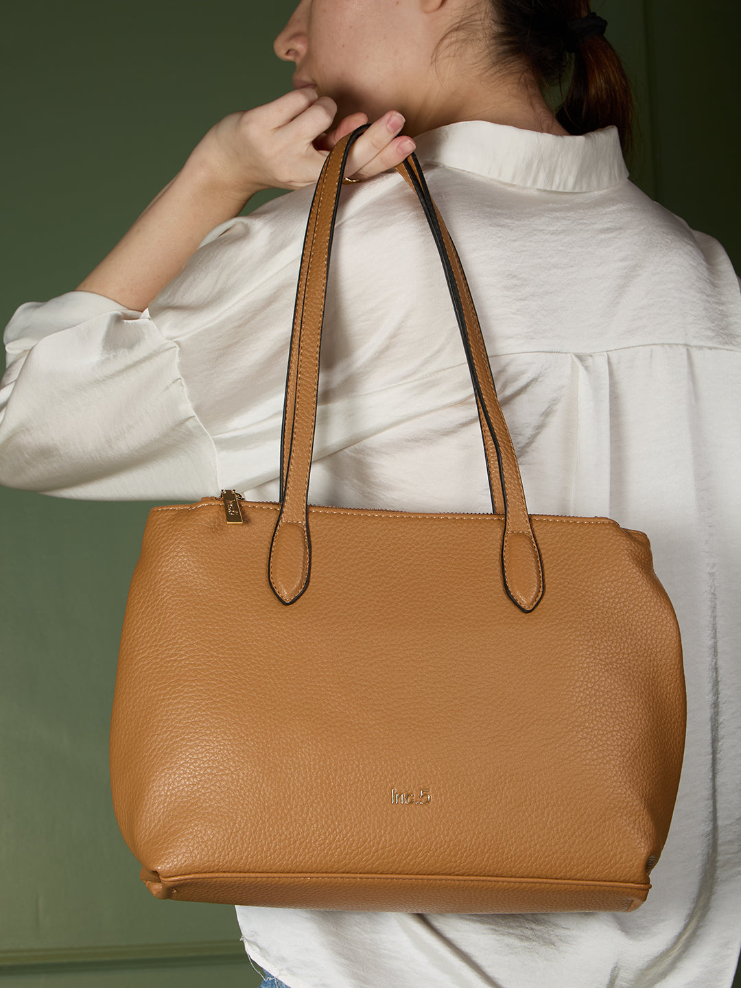 Minimalist Womens Tan Casual Shoulder Bag With Magnet Lock