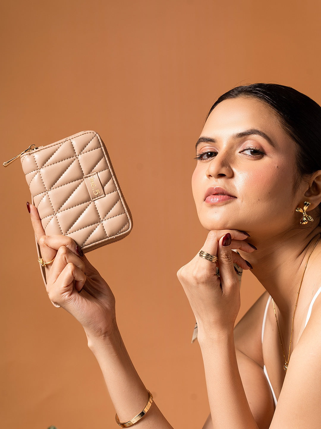 Minimalist Womens Nude Party Textured Wallet With Zip Lock