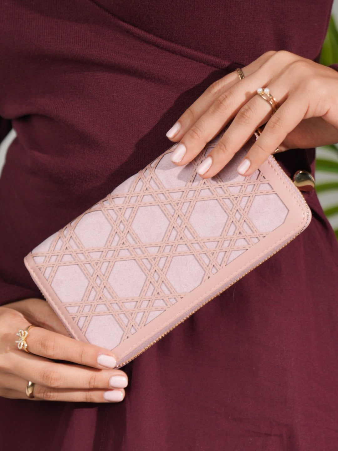 Minimalist Womens Pink Party Textured Wallet With Zip Lock
