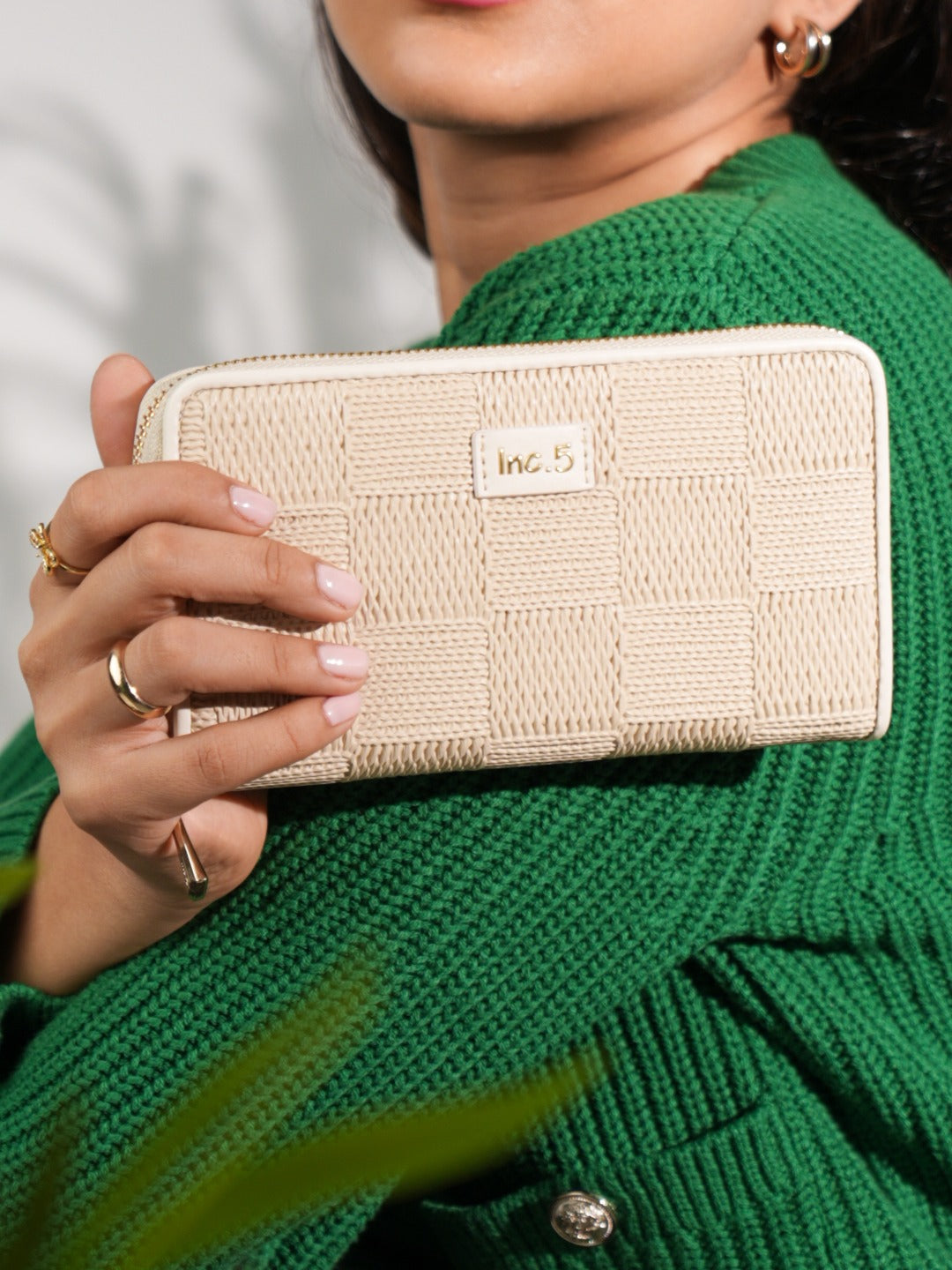 Minimalist Womens Cream Casual Textured Wallet With Zip Lock