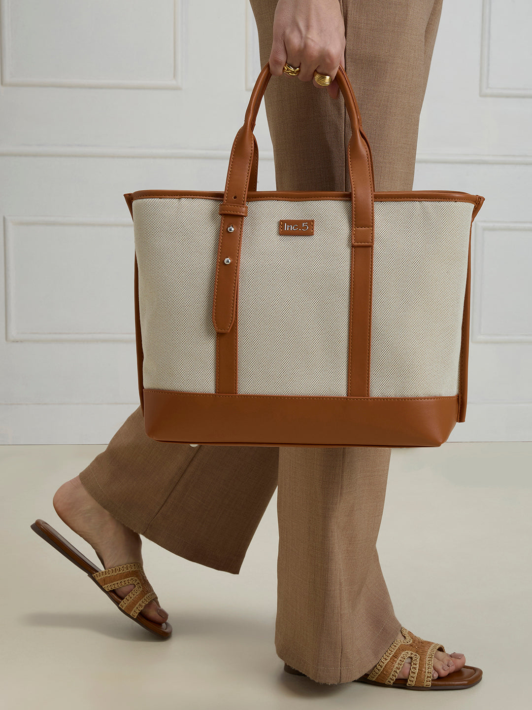 Minimalist Womens Tan Shoulder Bag With Zip Lock For Casual Use