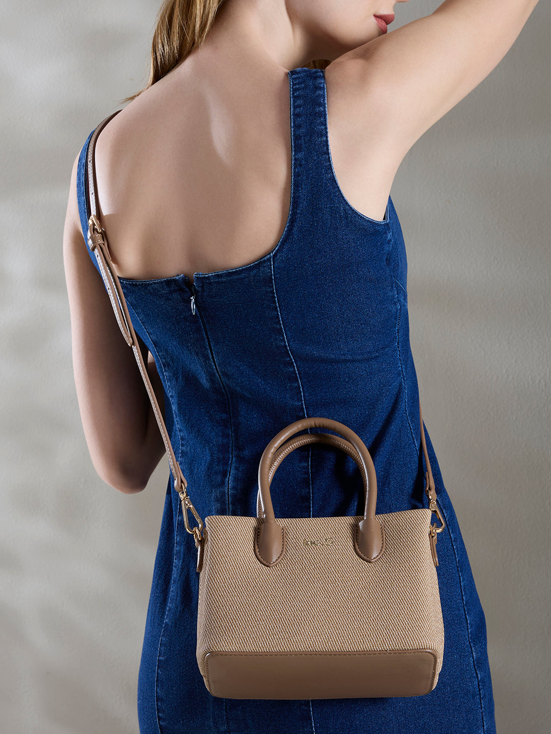 Minimalist Womens Beige Shoulder Bag With Zip Lock For Casual